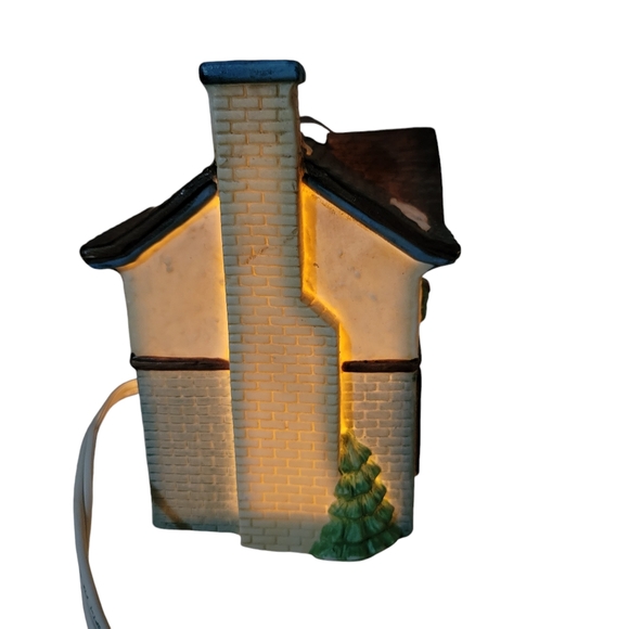 Vtg Americana Porcelain Lighted Christmas Village Clock Maker Shop Colle… - Picture 3 of 15